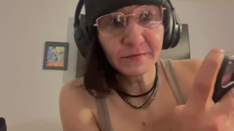 Snapshot of tomboy_titties chatting on 10.07.25 tomboy_titties online show from 10.07.25