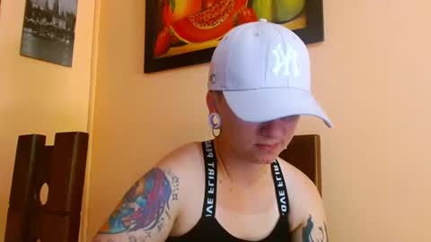 Snapshot of tomboyblue chatting on 07.10.26 Blue online show from 07.10.26