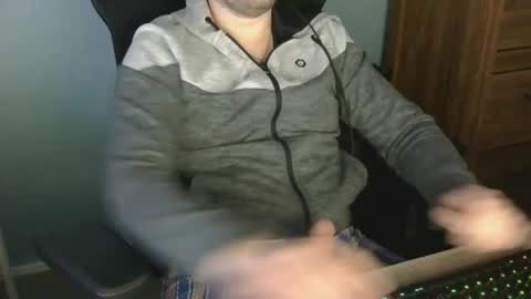 Snapshot of tomin3m chatting on 03.25.26 tomin3m online show from 03.25.26