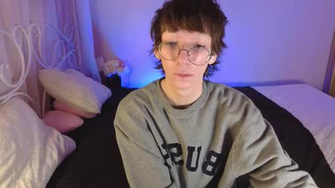 Snapshot of tommiehi chatting on 10.22.25 Tommie online show from 10.22.25