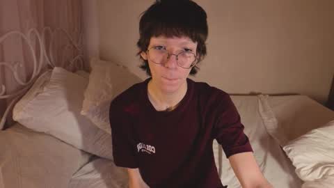 Snapshot of tommiehi chatting on 10.26.25 Tommie online show from 10.26.25