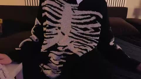 Snapshot of tommiehi chatting on 11.11.25 Tommie online show from 11.11.25