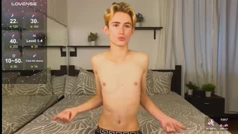 Snapshot of tommy18xxx chatting on 10.02.25 Tommy online show from 10.02.25