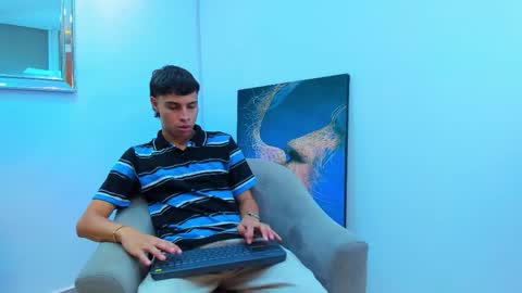 Snapshot of tommy__scott chatting on 11.10.25 Tommy Scott online show from 11.10.25