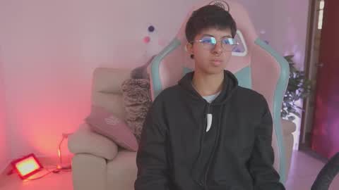 Blue  online show from 10.02.25