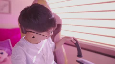 Blue  online show from 04.14.26