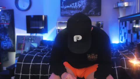 Snapshot of tommy_knuckles chatting on 01.03.25 Tommy online show from 01.03.25