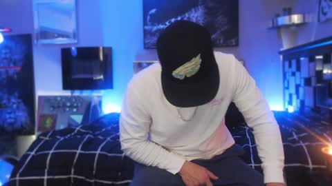 Snapshot of tommy_knuckles chatting on 01.04.25 Tommy online show from 01.04.25