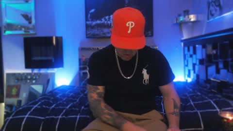 Snapshot of tommy_knuckles chatting on 01.05.25 Tommy online show from 01.05.25