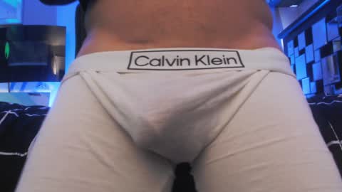 Snapshot of tommy_knuckles chatting on 01.06.25 Tommy online show from 01.06.25