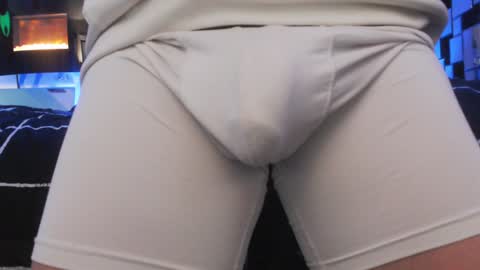 Snapshot of tommy_knuckles chatting on 01.08.25 Tommy online show from 01.08.25