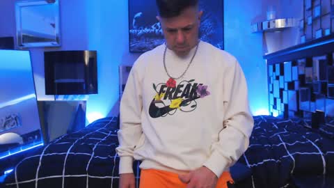 Snapshot of tommy_knuckles chatting on 01.18.25 Tommy online show from 01.18.25