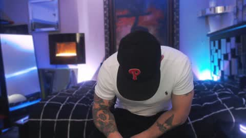 Snapshot of tommy_knuckles chatting on 01.28.25 Tommy online show from 01.28.25