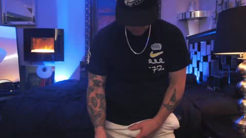 Snapshot of tommy_knuckles chatting on 02.06.25 Tommy online show from 02.06.25