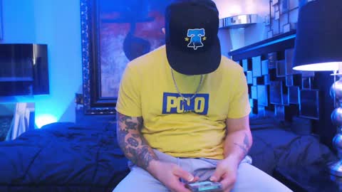 Snapshot of tommy_knuckles chatting on 02.08.25 Tommy online show from 02.08.25