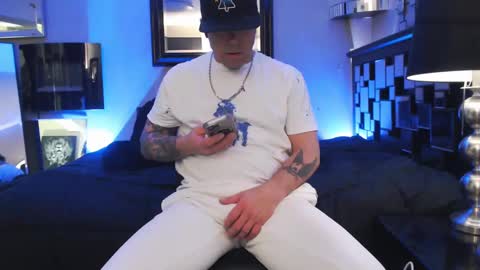 Snapshot of tommy_knuckles chatting on 02.12.25 Tommy online show from 02.12.25