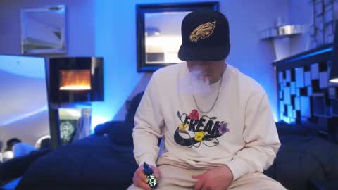 Snapshot of tommy_knuckles chatting on 02.13.25 Tommy online show from 02.13.25