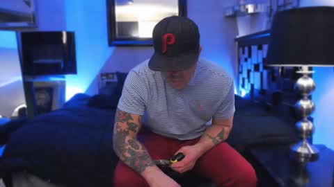 Snapshot of tommy_knuckles chatting on 02.15.25 Tommy online show from 02.15.25