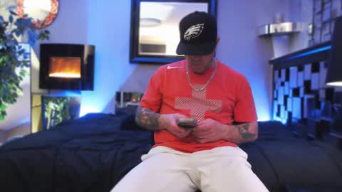 Snapshot of tommy_knuckles chatting on 02.26.25 Tommy online show from 02.26.25