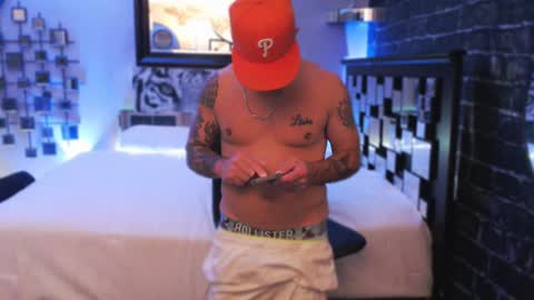 Snapshot of tommy_knuckles chatting on 09.15.25 Tommy online show from 09.15.25