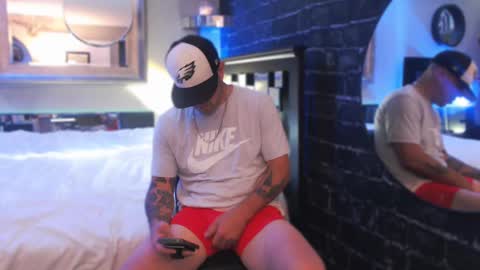 Snapshot of tommy_knuckles chatting on 10.13.25 Tommy online show from 10.13.25