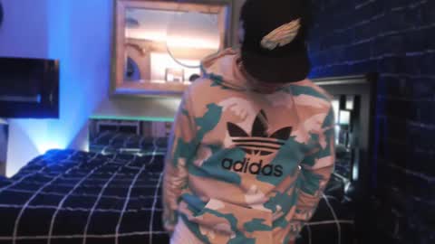 Snapshot of tommy_knuckles chatting on 10.19.25 Tommy online show from 10.19.25