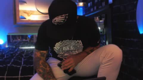 Snapshot of tommy_knuckles chatting on 10.26.25 Tommy online show from 10.26.25