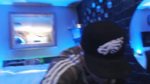 Snapshot of tommy_knuckles chatting on 11.06.25 Tommy online show from 11.06.25