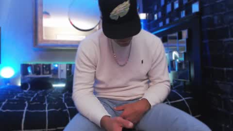 Snapshot of tommy_knuckles chatting on 11.13.25 Tommy online show from 11.13.25