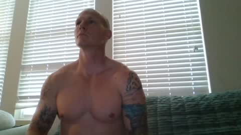 Snapshot of tommygunsfit chatting on 07.23.26 tommygunsfit online show from 07.23.26