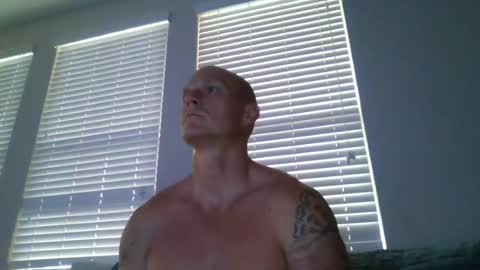 Snapshot of tommygunsfit chatting on 08.07.26 tommygunsfit online show from 08.07.26