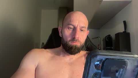 Snapshot of tommyx01 chatting on 10.02.25 Thomas Fit online show from 10.02.25