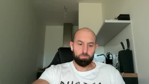 Snapshot of tommyx01 chatting on 10.05.25 Thomas Fit online show from 10.05.25