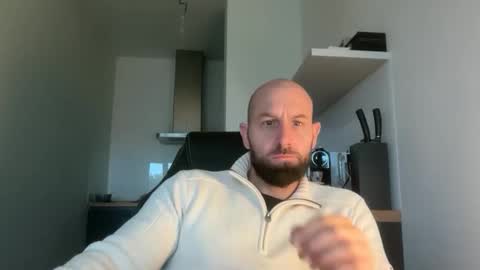 Snapshot of tommyx01 chatting on 10.06.25 Thomas Fit online show from 10.06.25