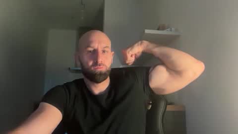 Snapshot of tommyx01 chatting on 10.07.25 Thomas Fit online show from 10.07.25