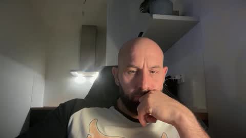 Snapshot of tommyx01 chatting on 10.08.25 Thomas Fit online show from 10.08.25