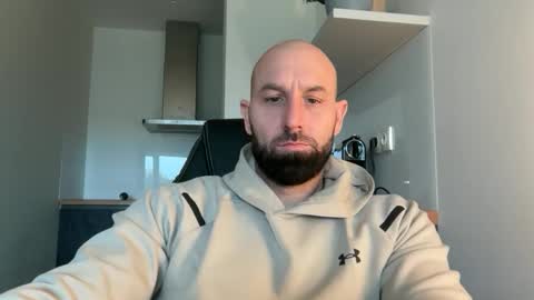 Snapshot of tommyx01 chatting on 10.10.25 Thomas Fit online show from 10.10.25