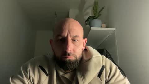 Snapshot of tommyx01 chatting on 10.12.25 Thomas Fit online show from 10.12.25