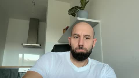 Snapshot of tommyx01 chatting on 10.13.25 Thomas Fit online show from 10.13.25