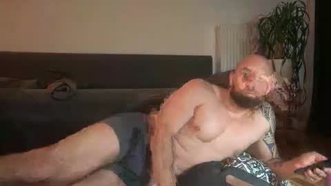 Snapshot of tommyx01 chatting on 10.16.25 Thomas Fit online show from 10.16.25