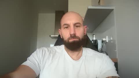 Snapshot of tommyx01 chatting on 10.17.25 Thomas Fit online show from 10.17.25