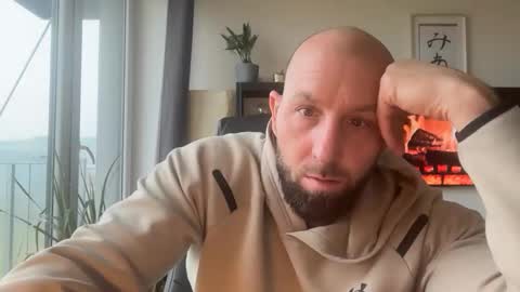 Snapshot of tommyx01 chatting on 10.22.25 Thomas Fit online show from 10.22.25