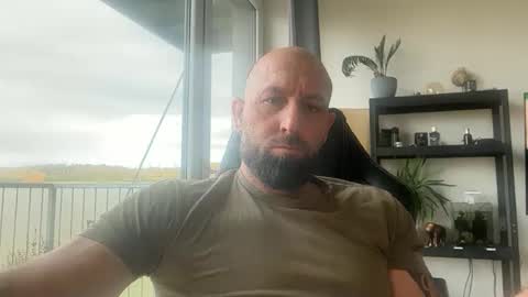 Snapshot of tommyx01 chatting on 10.28.25 Thomas Fit online show from 10.28.25