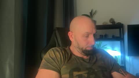 Snapshot of tommyx01 chatting on 10.28.25 Thomas Fit online show from 10.28.25