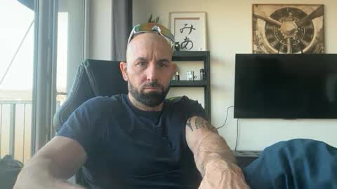 Snapshot of tommyx01 chatting on 11.06.25 Thomas Fit online show from 11.06.25