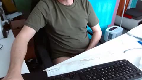 Snapshot of tomtom02029 chatting on 02.13.26 Tom online show from 02.13.26