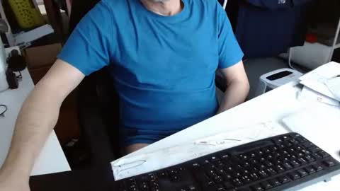 Snapshot of tomtom02029 chatting on 02.24.26 Tom online show from 02.24.26