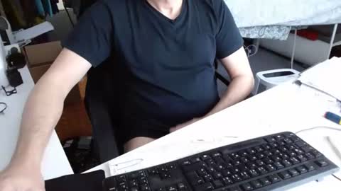 Snapshot of tomtom02029 chatting on 03.04.26 Tom online show from 03.04.26