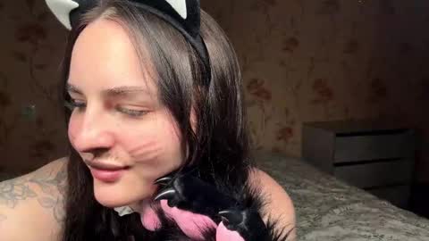 Snapshot of tondamikhail chatting on 02.28.26 Bella online show from 02.28.26