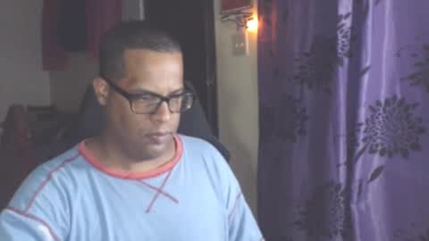 Snapshot of toni2814 chatting on 10.01.25 Antonio online show from 10.01.25